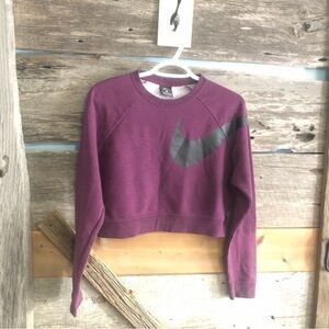 Nike Size XS Burgundy Cropped Sweatshirt